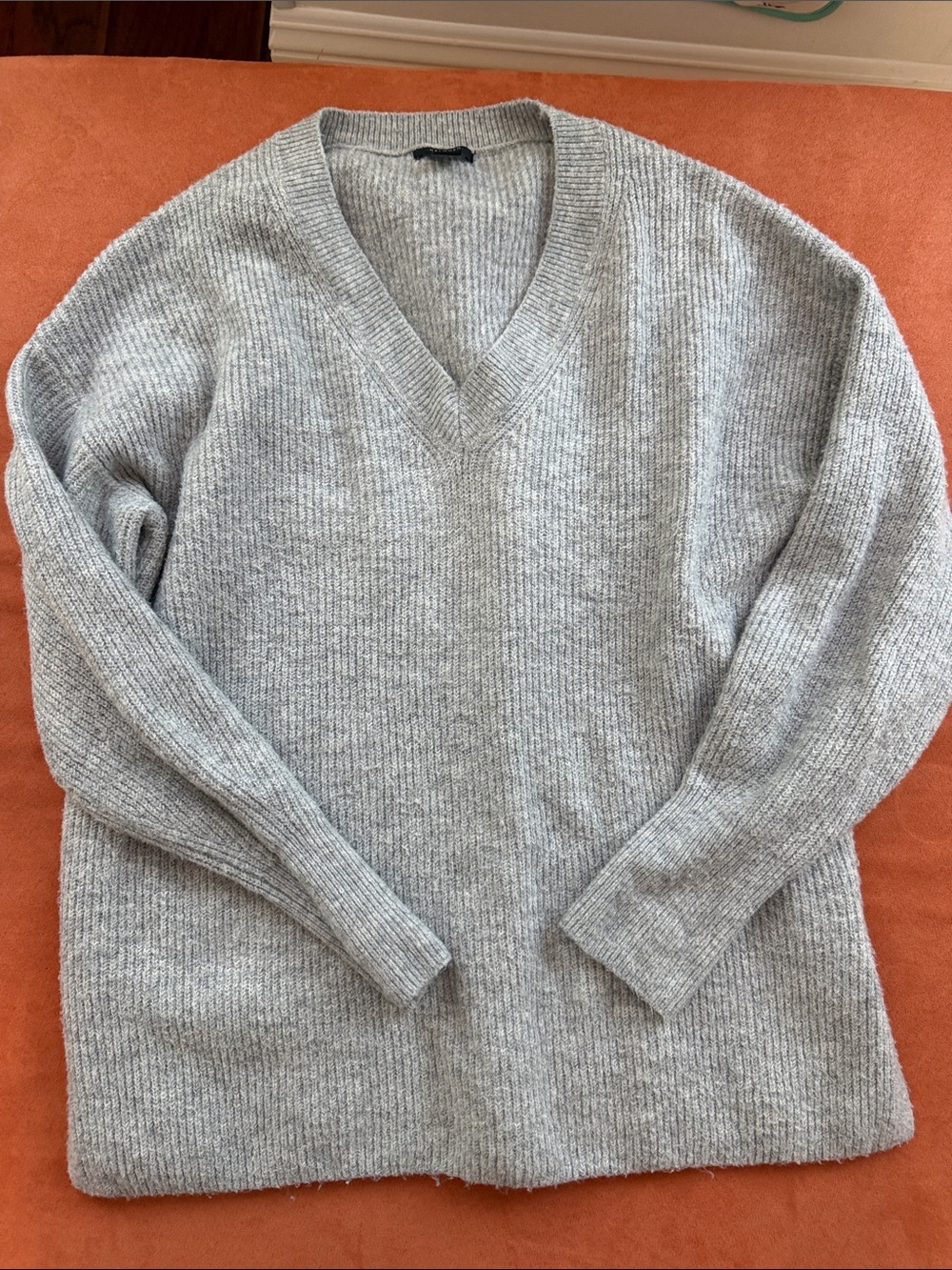 Halogen Gray Ribbed V‑Neck Women’s Sweater